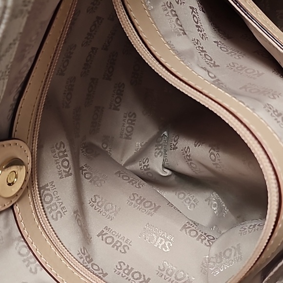 Michael Kors Pursue - Picture 10 of 11